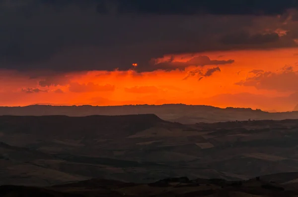 Чудовий Сицилійська Пейзаж Заході Сонця Похмурий День Мацрино Кальтаніссетта Сицилія — стокове фото