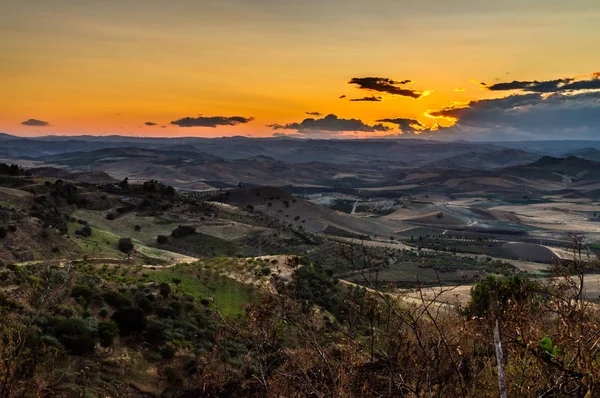 Güzel günbatımı, Mazzarino, Caltanissetta, Sicilya, Italya, Avrupa