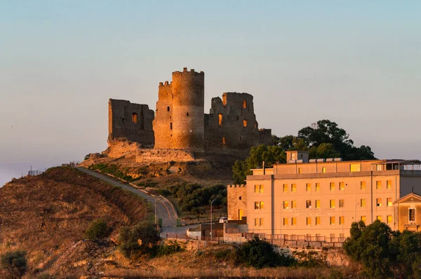 Veduta Del Castello Medievale Mazzarino Con Luci Del Tramonto Caltanissetta — Foto Stock