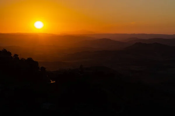 Чудовий Силует Захід Сонця Над Сицилійських Пагорбів Мацрино Кальтаніссетта Сицилія — стокове фото