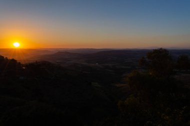 Sicilya Hills, Mazzarino, Caltanissetta, Sicilya, Italya, Avrupa üzerinde harika Silhouette Sunset
