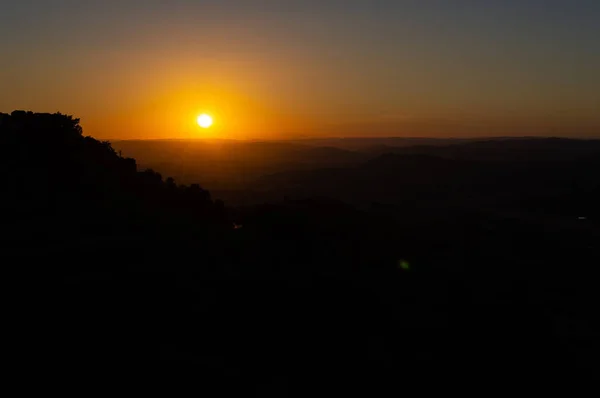 Maravilhosa Silhueta Por Sol Sobre Colinas Sicilianas Mazzarino Caltanissetta Sicília — Fotografia de Stock