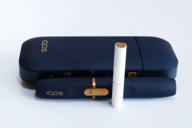 Novokuznetsk, Rusya 21.02.2020 yıl. Küçük sigaralar içmek için hazır. Yazı