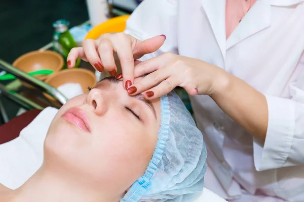 Masseur Makes Acupressure Massage Face His Fingers Facial Rejuvenation Procedure — Stock Photo, Image