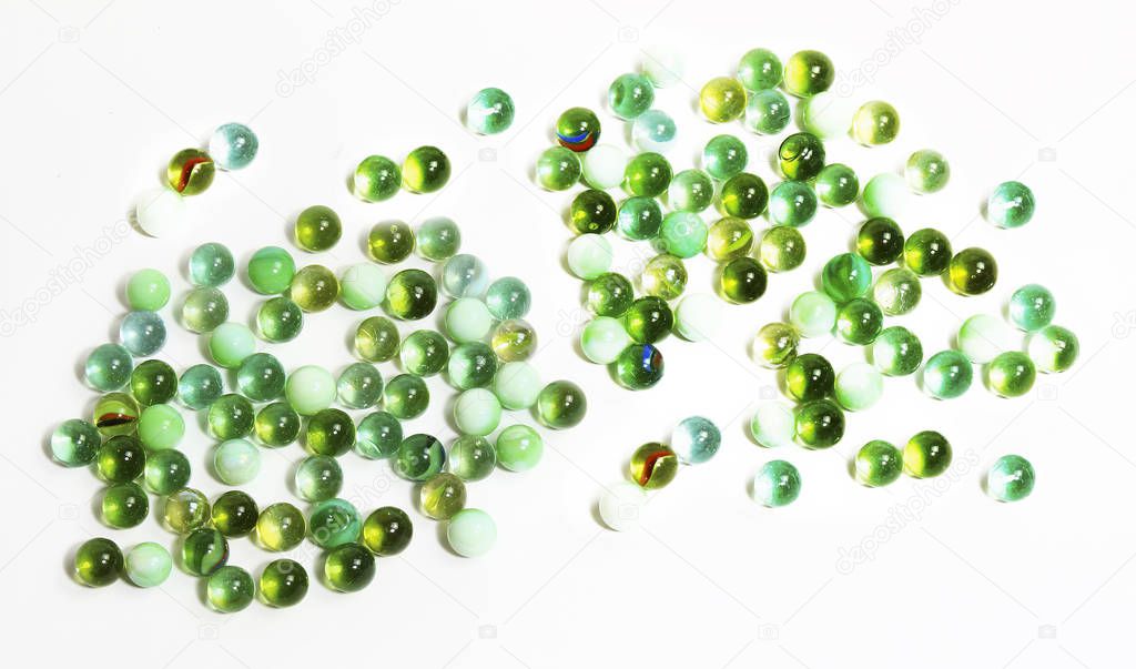 Background-with-various-glass-balls-in-green-tones