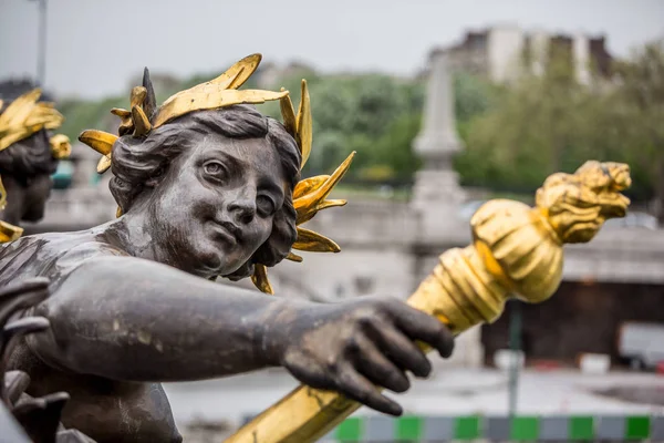 Estátua Ninfa Ponte Alexandre Iii Paris França — Fotografia de Stock