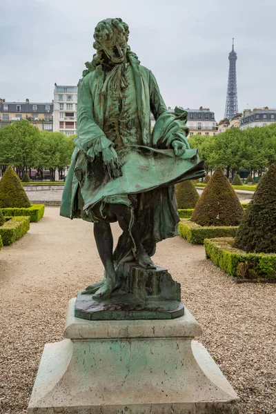 Socha Jules Hardouin Mansart Les Invalides Zahrad Paříži Pozadí Eiffel — Stock fotografie