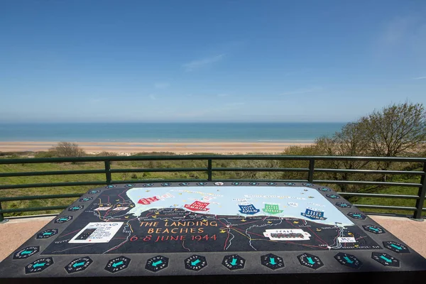 Yanmış Sur Mer Normandy 6 Mayıs 2013: Normandy, Fransa için büyük gün açılış Plajlar Haritası