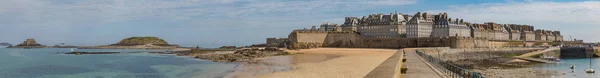 Stad Och Strand Panorama Sanktt Malo Vacker Stad Bretagne Frankrike — Stockfoto