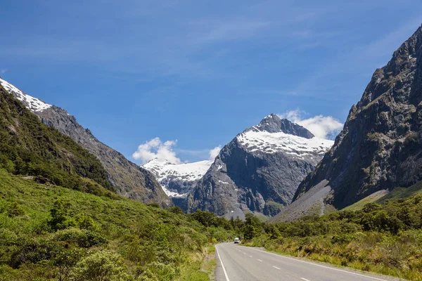 新西兰南岛特蒂阿瑙金斯的路 — 图库照片