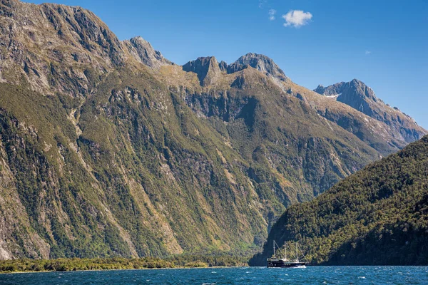 Kreuzfahrt Auf Milford Sound Fiordland Südinsel Neuseeland — Stockfoto
