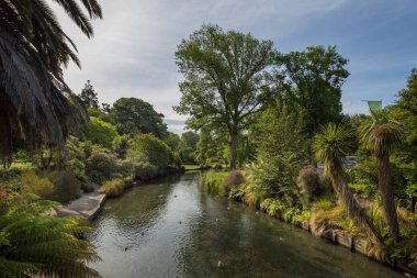 Christchurch Botanik Bahçeleri, Yeni Zelanda akan nehir Avon