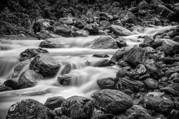 Şelale, Fox buzul, South Island, Yeni Zelanda