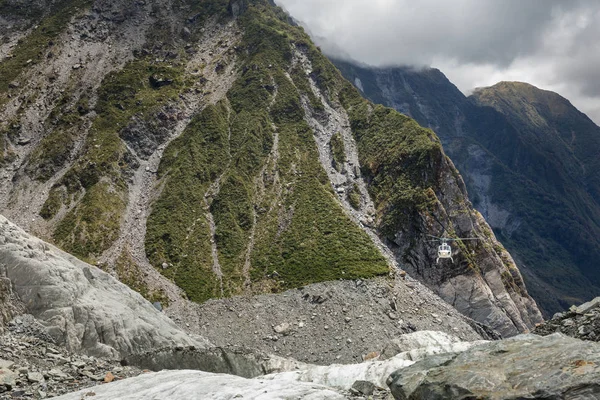Franz Josef Παγετώνα Της Νέας Ζηλανδίας Πεζοπόρους Που Πλησιάζει Τον — Φωτογραφία Αρχείου