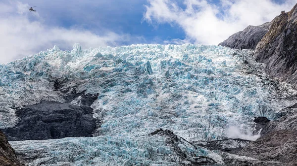 Franz Josef Glacier, South Island, Yeni Zelanda üzerinde helikopter