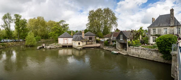 Azay Rideau 2013年5月11日 城堡周围的地面和河流 — 图库照片
