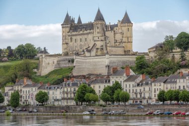 Saumur, Batı Fransa Maine-et-Loire bölümünde bir komün kalede Saumur