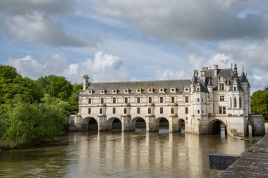 Çarpıcı Chateau de Chenonceau Fransa Loire Vadisi'nin en çok ziyaret edilen ve çok fotoğrafı çekilen chateau