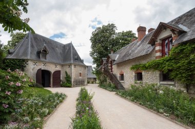 Taş outbuildings ve Chateau Chaumont Loire Valley, Fransa için ahırda eski taşıma