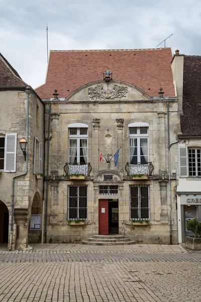 Noyers Sur Serein França Maio 2013 Hotel Ville Prefeitura Pitoresca — Fotografia de Stock