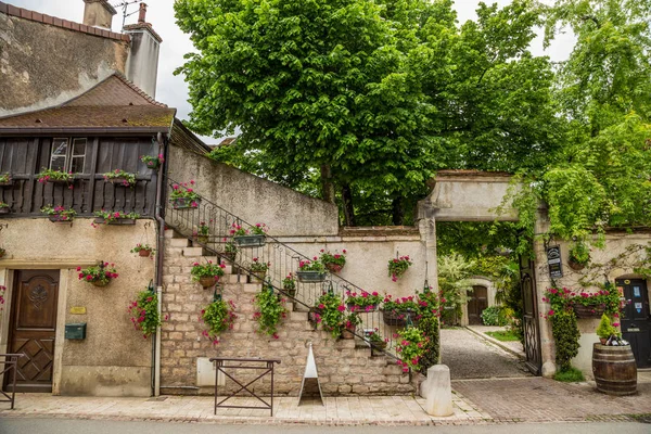 Gevrey Chambertin França Maio 2013 Porta Adega Pitoresca Pequena Aldeia — Fotografia de Stock