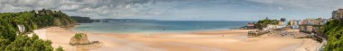 Tenby liman ve plaj, Pembrokeshire, İngiltere genelinde süpürme panorama görüş