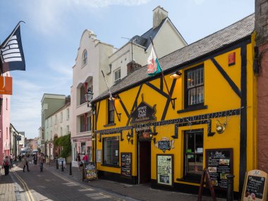 Tenby Galler 16th Haziran 2015: Koç ve at kamu Tenby, Pembrokeshire kenarı, Galler evde