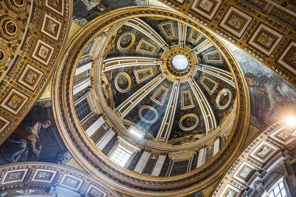 Rome Italy June 2015 Beautiful Ceiling View Peter Basilica Rome — Stock Photo, Image