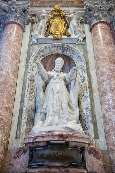 Róma Olaszország 2015 Június Pápai Szobor Szobor Belsejében Szent Péter — Stock Fotó
