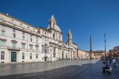 Roma İtalya 28 Haziran 2015: ünlü Fontana dei Quattro Fiumi ya da Piazza Navona Gian Lorenzo Bernini tarafından (1651) dört ırmak Çeşmesi doğru seyir