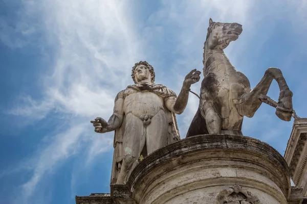 Rom Italien Juni 2015 Tittar Upp Staty Pollux Och Hans — Stockfoto