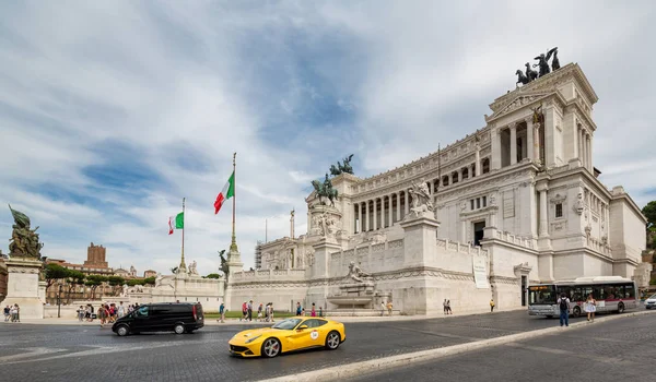 Roma Giugno 2015 Veduta Laterale Del Monumento Vittorio Emanuele Affettuosamente — Foto Stock