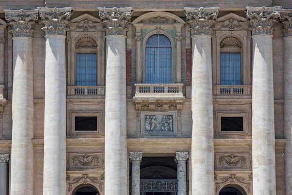 Řím Itálie Červen 2015 Datailní Pohled Papežské Balkon Peter Cathedral — Stock fotografie