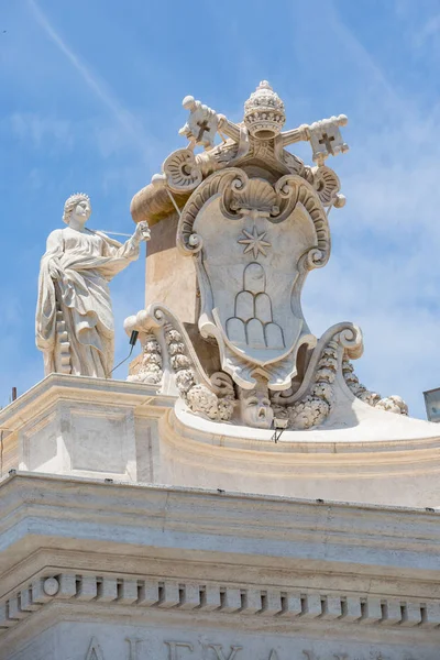 Rome Italy June 27Th 2015 Statues Colonnades Peter Square Rome — Stock Photo, Image