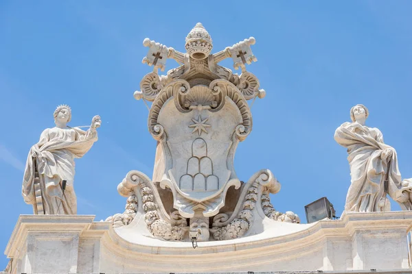 Roma Itália Junho 2015 Estátuas Nas Colunatas Praça São Pedro — Fotografia de Stock
