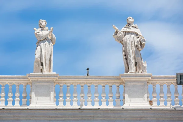 Roma Talya 27Th Haziran 2015 Peter Meydanı Roma Colonnades Heykeller — Stok fotoğraf