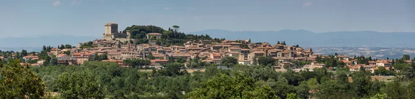 意大利托斯卡纳山顶小镇萨尔泰亚诺全景 — 图库照片