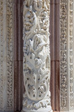 13. yüzyılın ünlü katedral Siena süsleyen heykeller detay