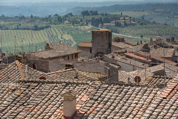 Vista Attraverso Tetti Verso Campagna Circostante Dall Interno Della Città — Foto Stock