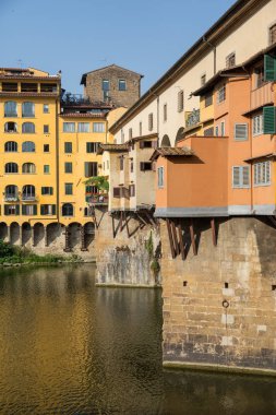 Ponte Vecchio Köprüsü ayrıntı Floransa İtalya sıcak yaz sabahı