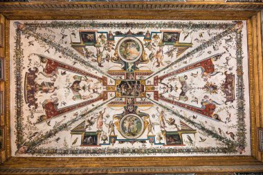 Floransa, İtalya 3 Temmuz 2015: ayrıntı içinde Uffizi Müzesi Floransa, Toskana bölgesindeki tavan