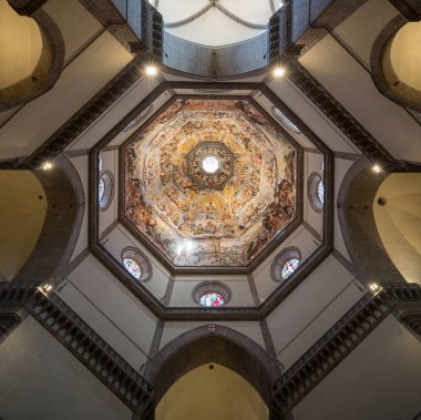 Floransa, İtalya 3 Temmuz 2015: Floransa, İtalya duomo kubbe içinde çarpıcı sanat arıyorsunuz