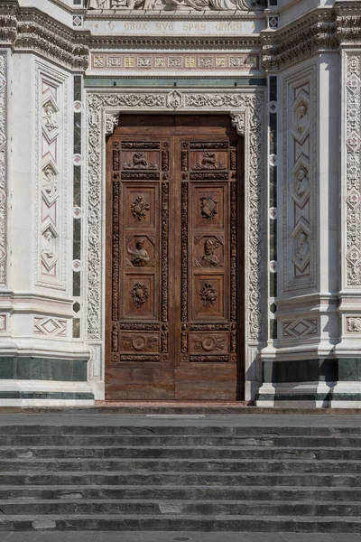 Florens Italien Juli 2015 Detalj Ytterdörren Santa Croce Kyrkan Flroence — Stockfoto