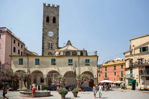 Monterosso Mare Italien Juli 2015 Fontänen Och Piazza Framför Kyrka — Stockfoto