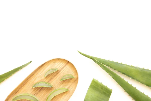 Frische Aloe Vera Blätter Auf Einem Holzgrund Abgeschnittene Aloe Vera — Stockfoto