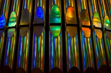 Boru organının yüzeyini parlat.