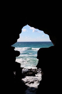 Herkül Caves yakınındaki Tangier, Morocco kuzeyinde en popüler turistik biridir