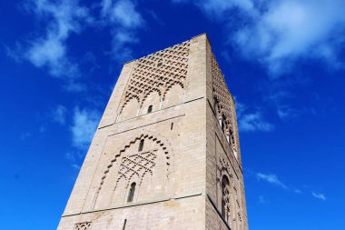 Fas, Rabat. Kral 5. Muhammed 'in anıtının karşısındaki Hasan Kulesi.