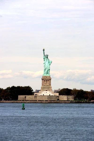 A Estátua da Liberdade em Nova York — Fotografia de Stock