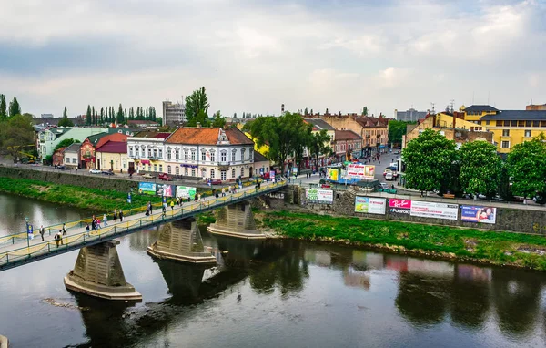 Uzhgorod Ucrania Abril 2011 Vista Pájaro Ciudad Uzhgorod Puente Peatonal — Foto de Stock